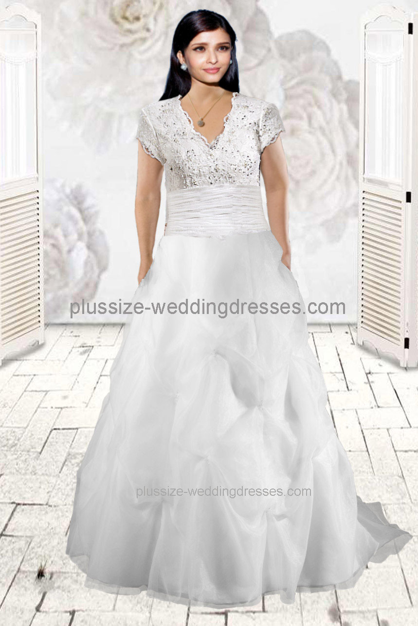 lace plus size wedding dresses with short sleeves